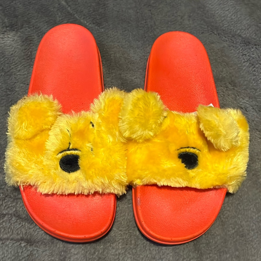 Winnie the Pooh Sandals - Size 9